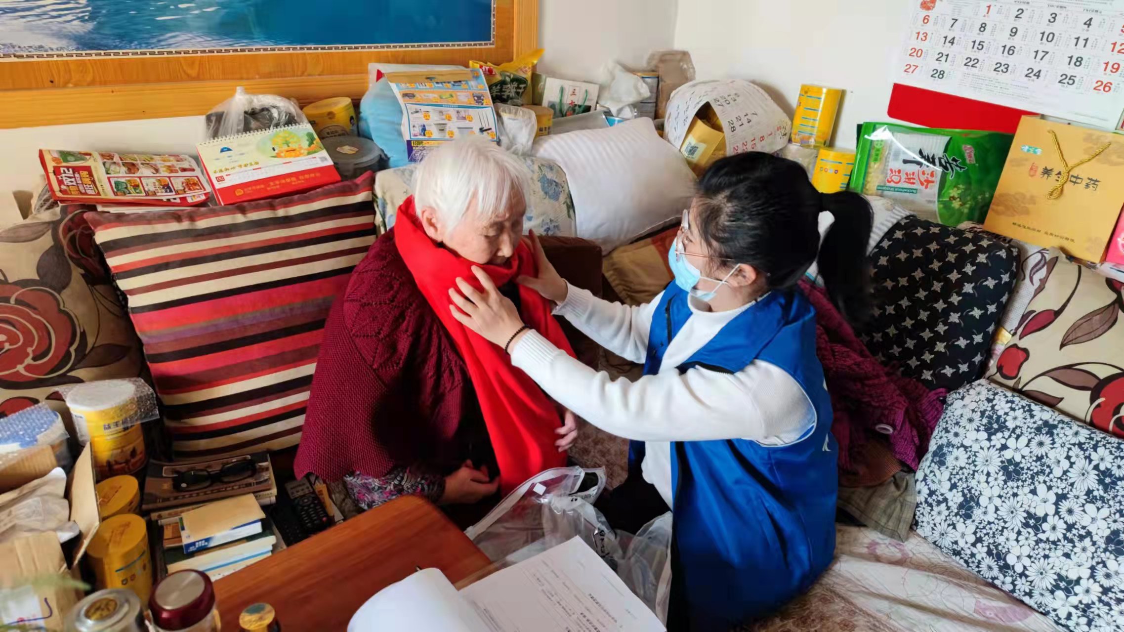 25岁白族姑娘凌晨五点投身防疫工作 帮助乳腺癌患者倾销200箱水果 25岁白族姑娘凌晨五点投身防疫工作 帮助乳腺癌患者倾销200箱水果